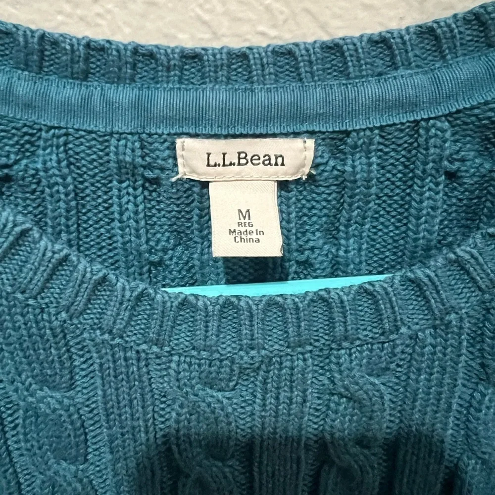 L.L. Bean Women's Blue Cable Knit Sweater Size Medium EUC